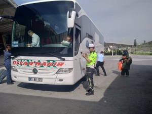 Şehirlerarası Yolcu Otobüsleri Denetleniyor