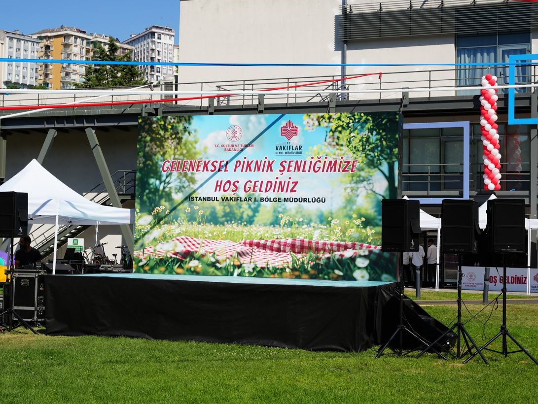 vakiflar-genel-mudurlugu-100-ogrenci-ve-ailelerine-ozel-geleneksel-piknik-programi-duzenledi