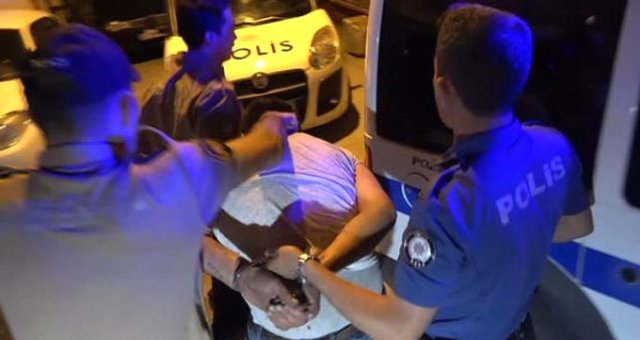 Bursa'da Suç Makinesi Tornavidayla Polislere Saldırdı!