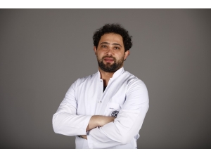 Bayram Sofralarından Sonra Dişlere Dikkat