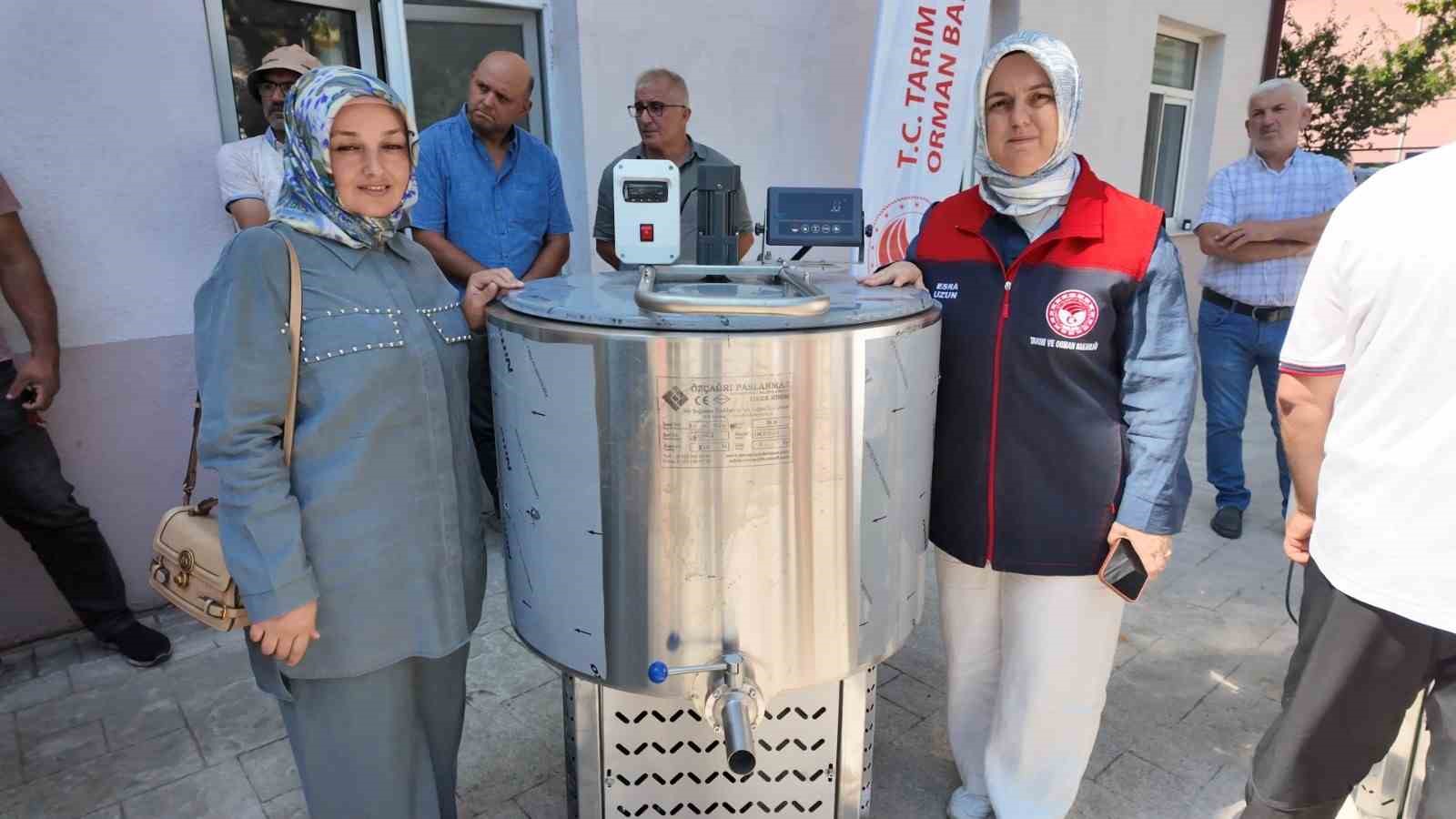 duzce-de-45-ureticiye-sut-sogutma-tanki-destegi