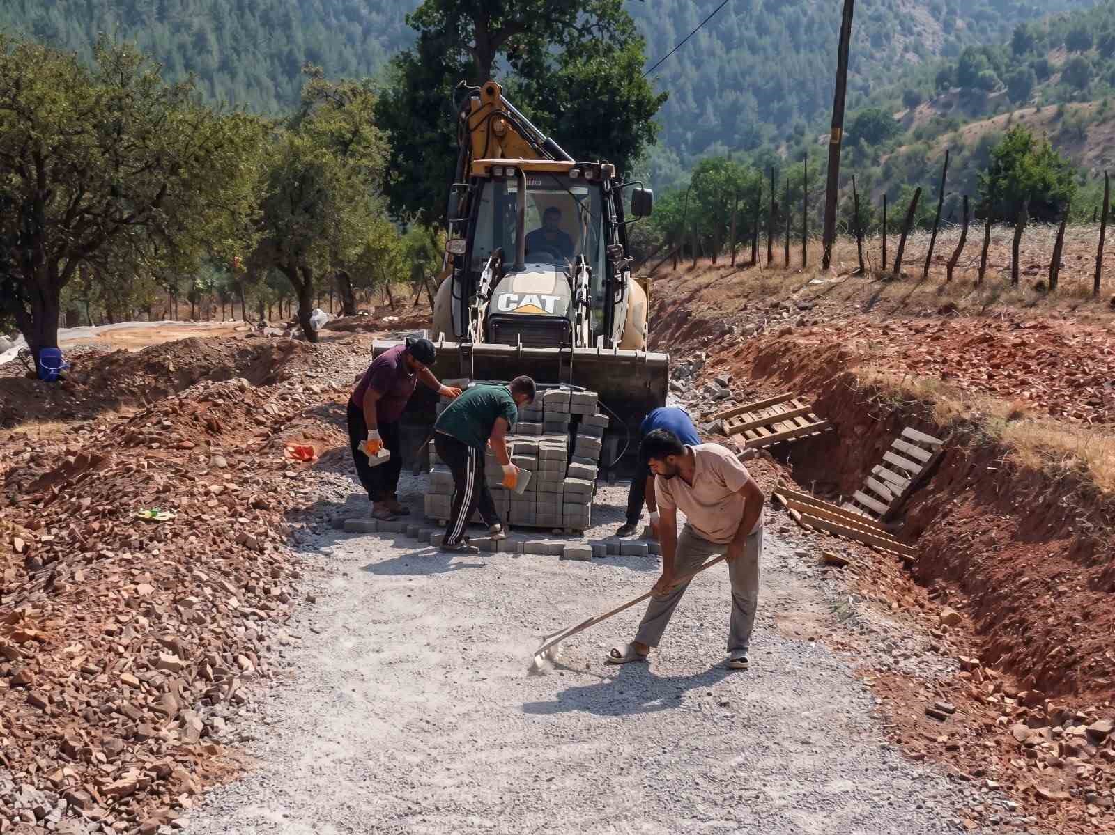 kozan-belediyesi-nden-11-mahallede-dev-yol-atagi