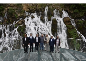 Vali Taşbilek Tomara Şelalesi’ni Gezdi, Manzaraya Hayran Kaldı