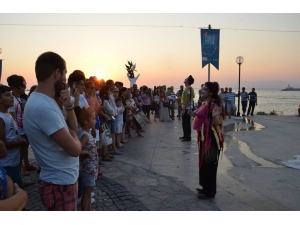 Kuşadası’nda Tiyatro Festivali İptal Edildi