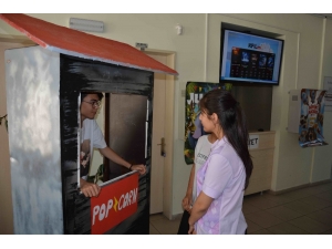 “Sokakta İngilizce” İle Öğreniyorlar