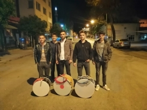 Mahalleliyi Sahura Birbirinden Güzel Türkülerle Uyandırdılar