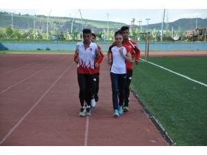 Karslı Milli Atletler, Çalışmalarını Bayramda Da Sürdürüyor