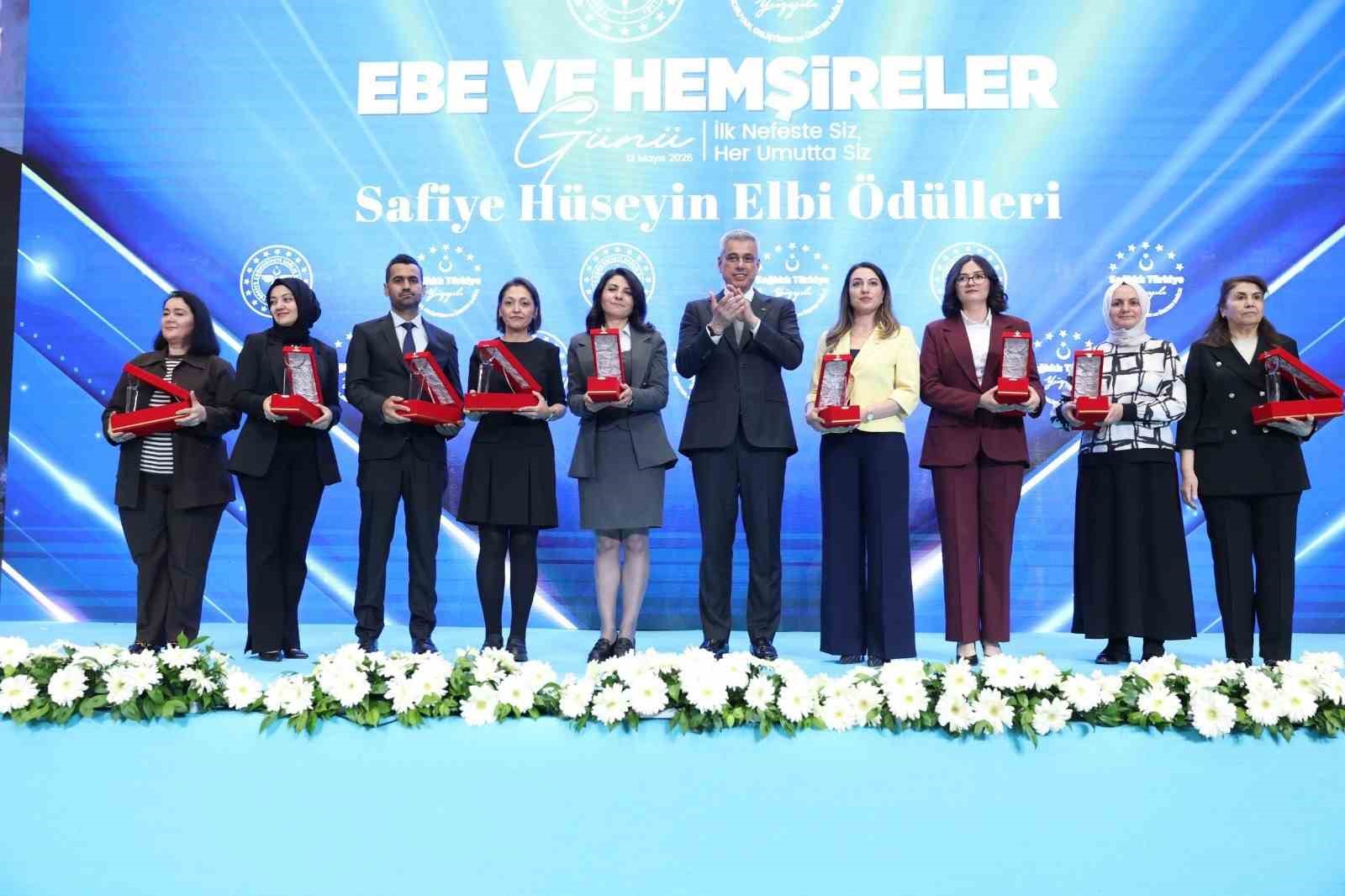 yilin-hemsireleri-odullendirildi