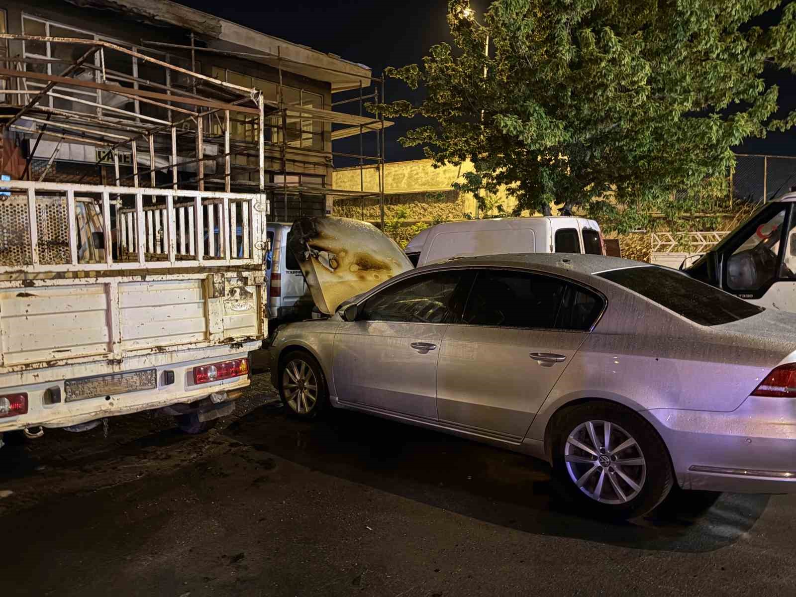 kayseri-de-yolda-arizalanan-otomobil-sanayide-alev-aldi