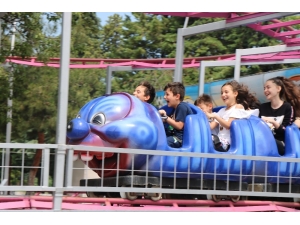 Bayramı Gezerek Ve Eğlenerek Değerlendirdiler