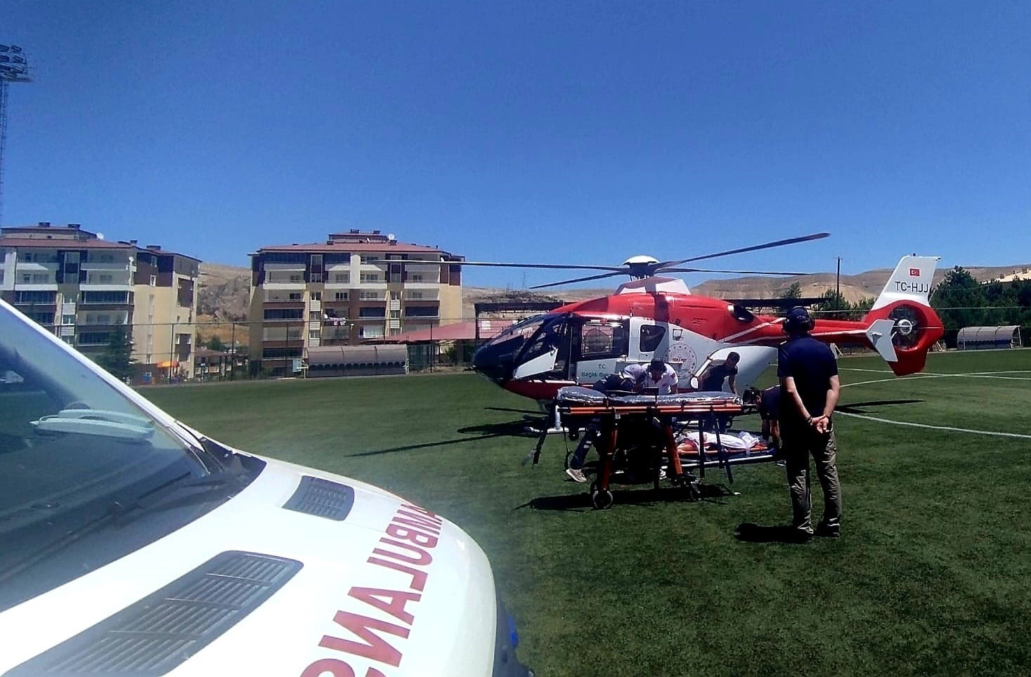 71-yasindaki-hasta-hava-ambulansiyla-malatya-ya-sevk-edildi