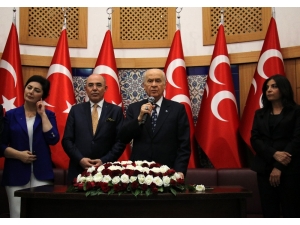 Mhp Lideri Bahçeli Partililerle Bayramlaştı