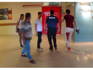 Motosiklete Ara Gazı Vermedi Diye Arkadaşını Bıçakladı