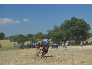 Selendili Yörükler Ovacık Yaylasında Buluştu