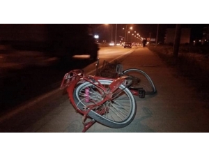 Otomobil Bisiklete Çarptı: 1 Ölü