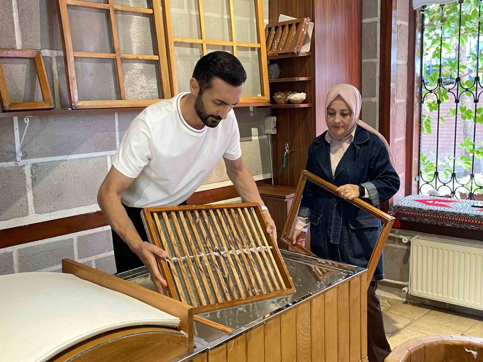 tarimsal-atiklar-geleneksel-yontemlerle-sanata-donusuyor