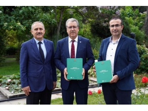 Türkiye Florası Kendi Dilinde Yazılıyor