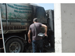 Keçiören’de Belediye Temizlik Aracı Alev Alev Yandı