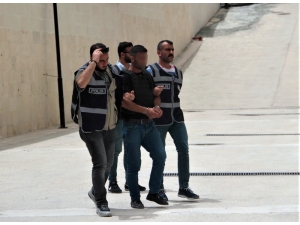 Evini Bastığı Kadını Öldüren, Kocasını İse Yaralayan Şüpheli Adliyeye Sevk Edildi