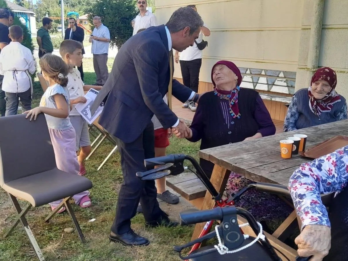 sinop-ta-kusaklar-arasi-sevgi-koprusu