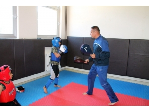 Kadınlar İçin En Uygun Savunma Sporu Wushu (Kung Fu) Sanda