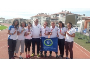 Bursa Büyükşehir’in Atletizm Takımı Madalyalara Abone