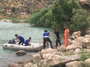 Serinlemek İçin Girdiği Çayda Mahsur Kalan Şahsı Afad Kurtardı