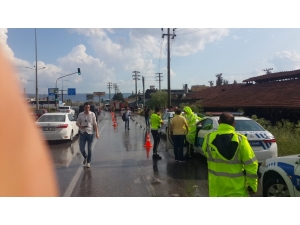 Otobüs, Kırmızı Işıkta Bekleyen Araçlara Çarptı: 9 Yaralı