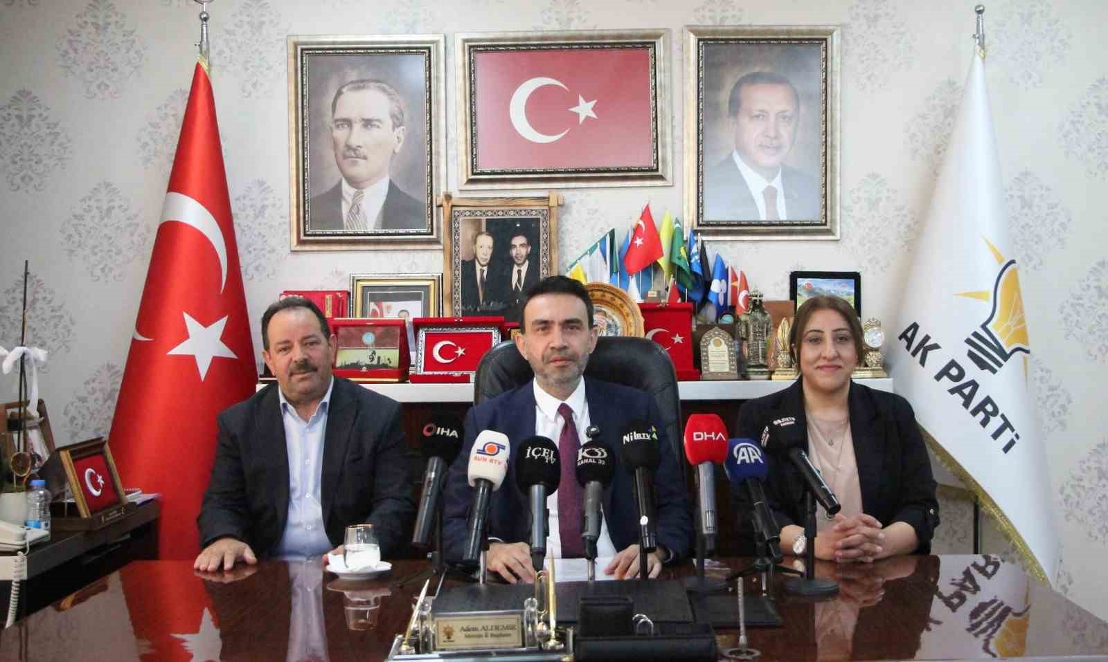 ak-parti-mersin-teskilati-560-ekiple-sahaya-indi