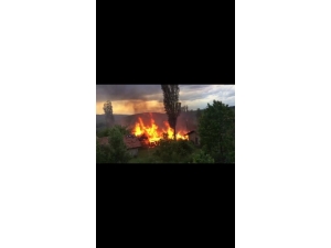 Çorum’da 4 Ev Yandı