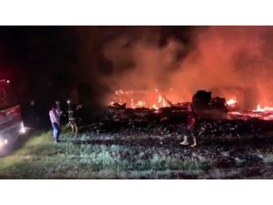 Çorum’daki Yangında 4 Ev 1 Samanlık Kullanılamaz Hale Geldi