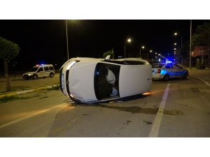 Otomobilin Takla Attığı Yere Sonradan Gelen Kişi, Sürücü Olduğuna Polisi İkna Edemedi