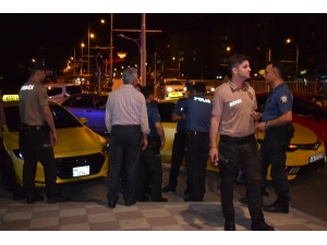 Alt Geçitte İntihar Girişimini Polis Engelledi