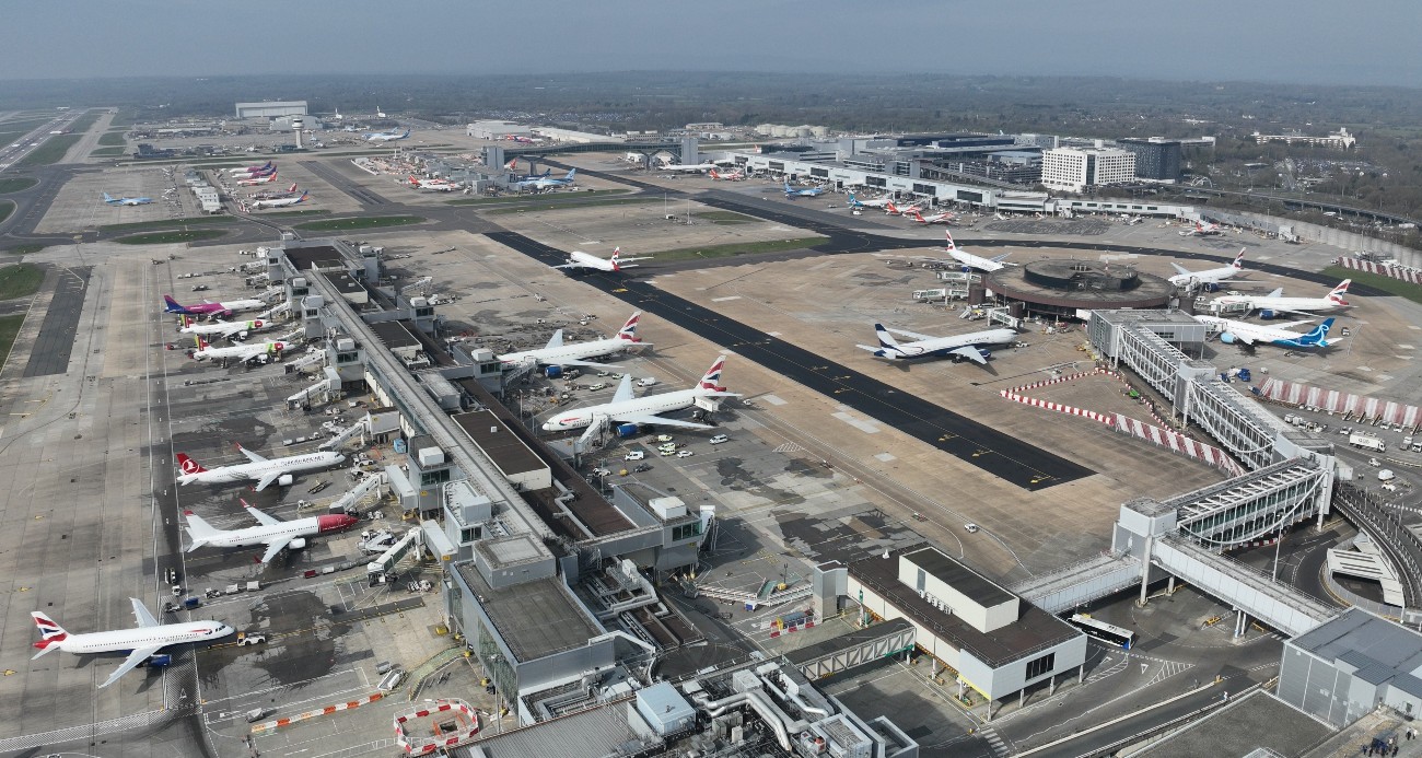 londra-daki-gatwick-havalimani-nda-su-kesintisi-tuvaletler-calismadi-restoranlar-kapandi