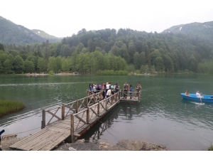 Bayramda Borçka Karagöl’ü 32 Bin Kişi Ziyaret Etti