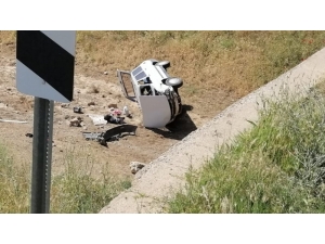 Otomobil Köprüden Dereye Düştü: 1 Yaralı