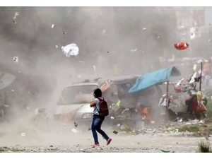 Nepal’da Fırtına: 2 Ölü, 100 Yaralı