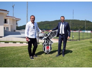 Beşiktaş’ta Avcı Pazartesi İmzalıyor
