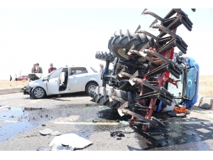 Traktör İle Otomobilin Çarpıştığı Kazada Genç Kız Kurtarılamadı