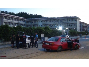 Kontrolsüz Kavşakta Trafik Kazası: 5 Yaralı