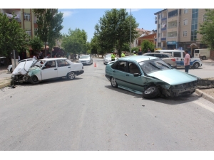 Elazığ’da Trafik Kazası: 3 Yaralı
