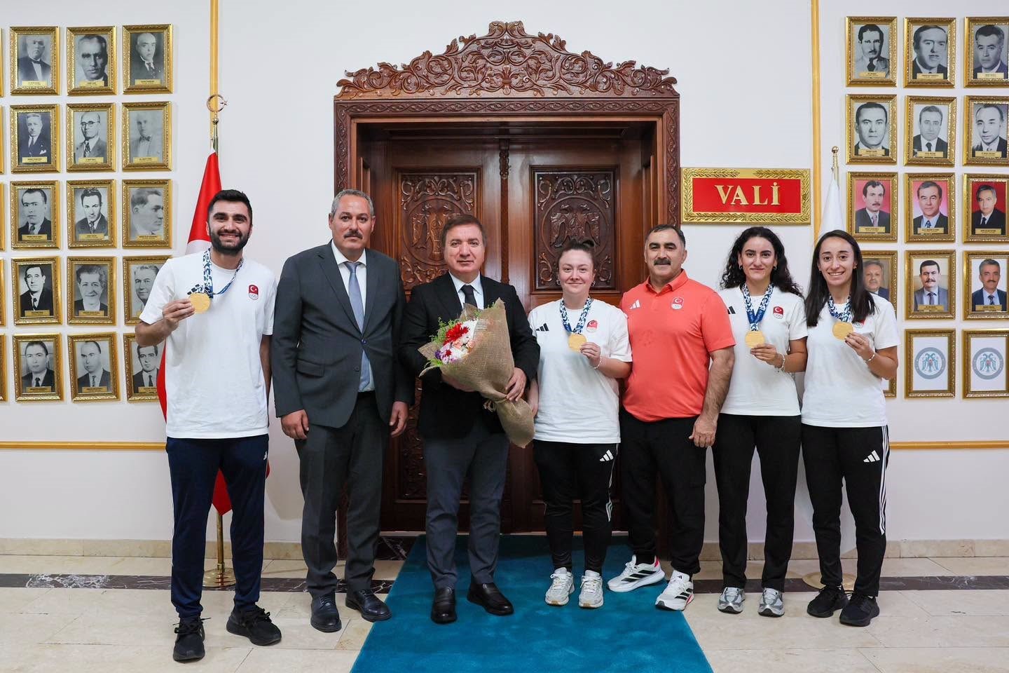 erzincan-in-milli-sporculari-5-altin-madalyayla-gururlandirdi