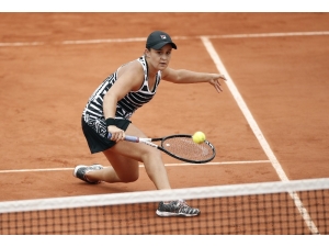 Fransa Açık’ta Kadınlar Finalin Adı: Barty - Vondrousova