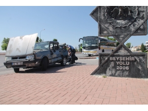 Konya’da Otobüs İle Çarpışan Otomobilin Sürücüsü Hayatını Kaybetti