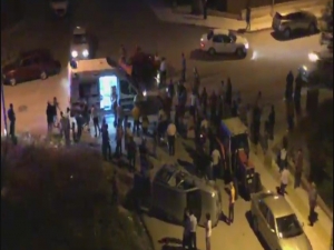 Hafif Ticari Araç Ve Otomobil Çarpıştı: 4 Yaralı