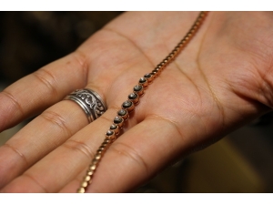 Yerde Bulduğu 20 Bin Tl Değerindeki Mücevheri Alıp Kayıplara Karıştı