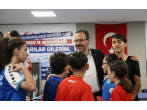 Bakan Kasapoğlu, Konya’da Sporcularla Bir Araya Geldi