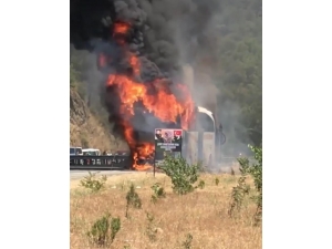 Marmaris’te Yolcu Otobüsü Cayır Cayır Yandı