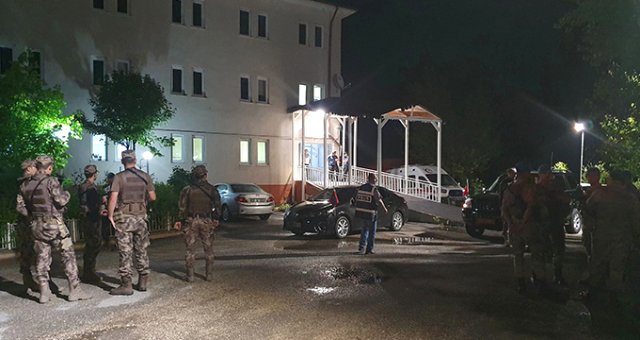 Amca Ile Yeğenleri Arasındaki Kavga Kanlı Bitti: 4 Ölü, 1 Yaralı