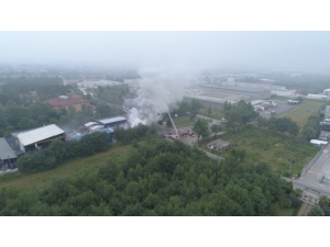 Atık Pil Fabrikasındaki Yangın Havadan Görüntülendi